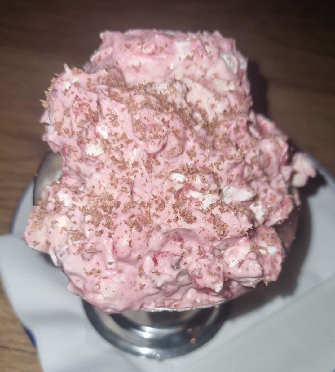 StartWithThis's tweet image. Tonight, the blog headed to @AlbertsSchloss in #Soho to trial the restaurant&apos;s exciting new #festive menu! Read all about it on the blog soon! ❤️

#Gifted #Food #Restaurants #London #Christmas