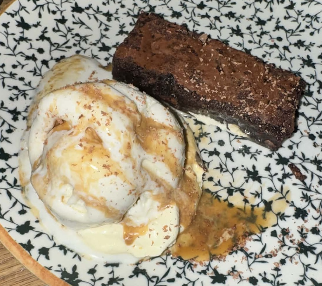 StartWithThis's tweet image. Tonight, the blog headed to @AlbertsSchloss in #Soho to trial the restaurant&apos;s exciting new #festive menu! Read all about it on the blog soon! ❤️

#Gifted #Food #Restaurants #London #Christmas