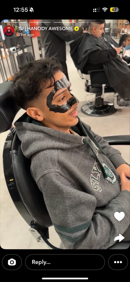 تكفون هذا الماسك يفتح المسامات وتكبر مع الوقت 💔😭 يصير المسام ينشاف من متر 
استخدموا غسول زيتي وتروح