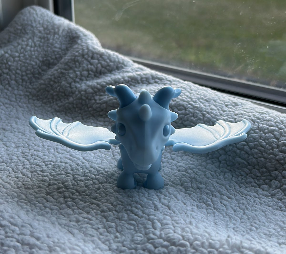 exrvei's tweet photo. The only Frost Dragon I’ll ever own 💔 https://t.co/PGFK1psXu1
