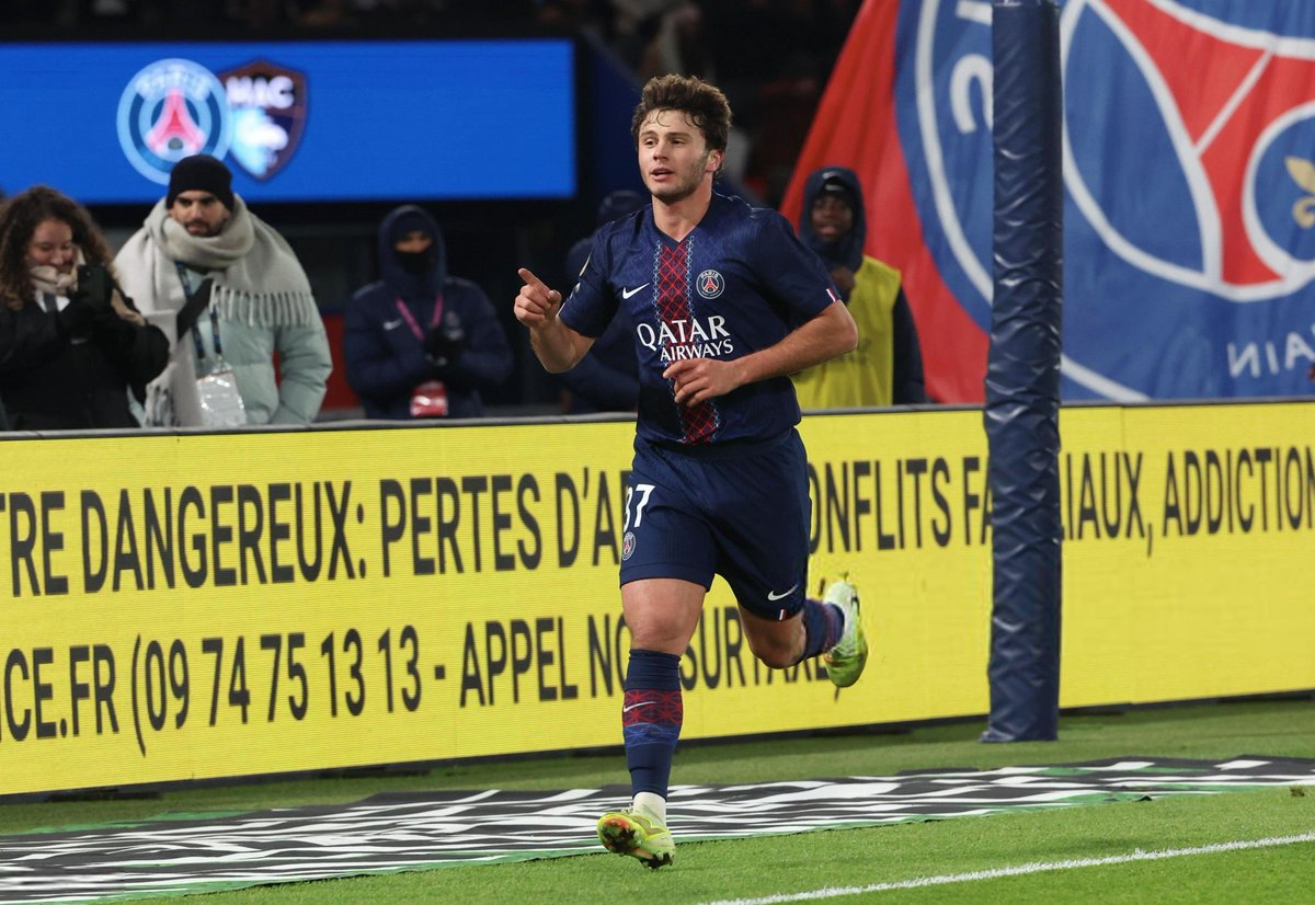 imov_1's tweet image. Joao Neves 🫅🏻☝🏻#PSGHAC