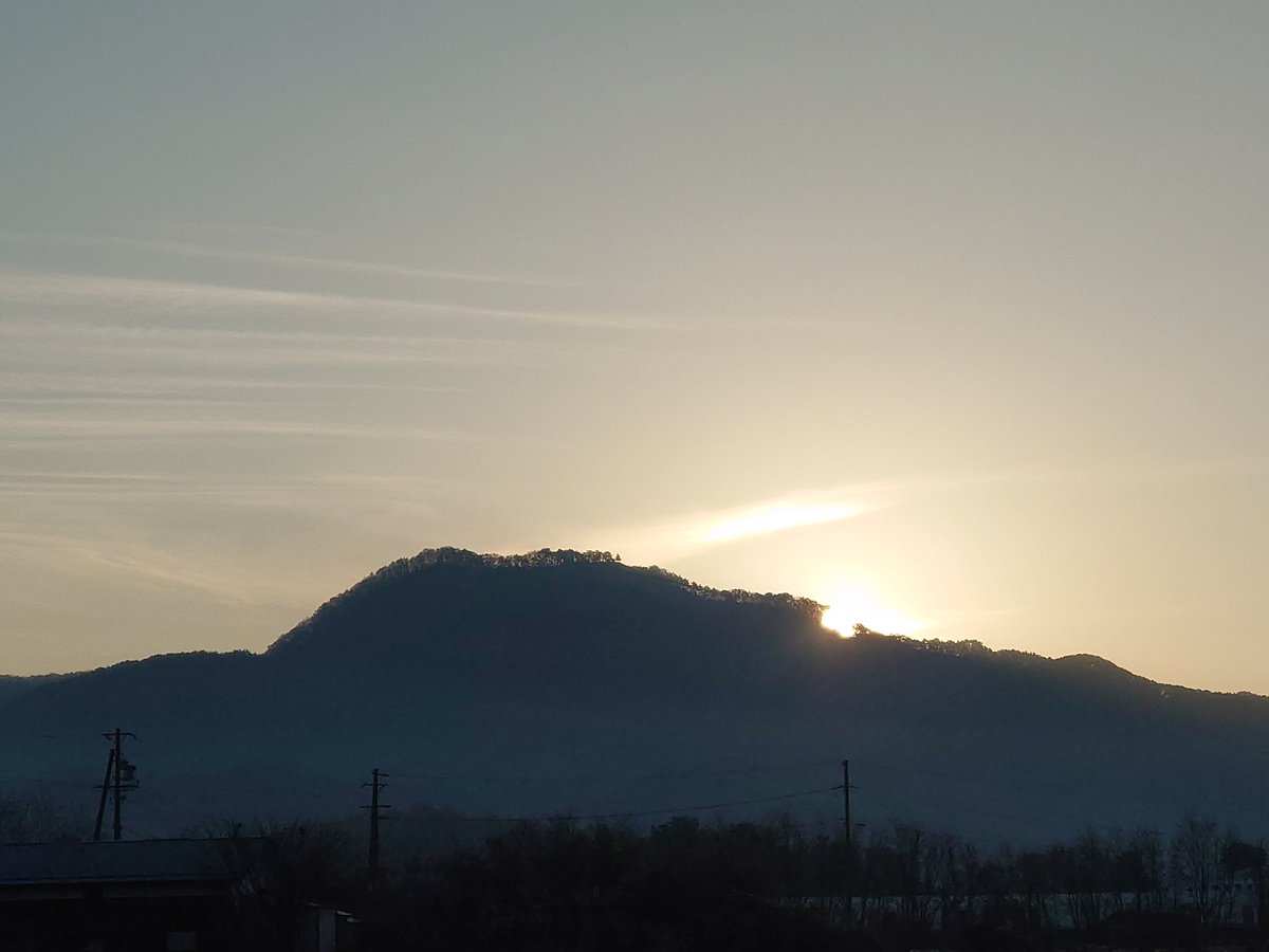 Post by 浅間岩鏡 on X: 日の出！