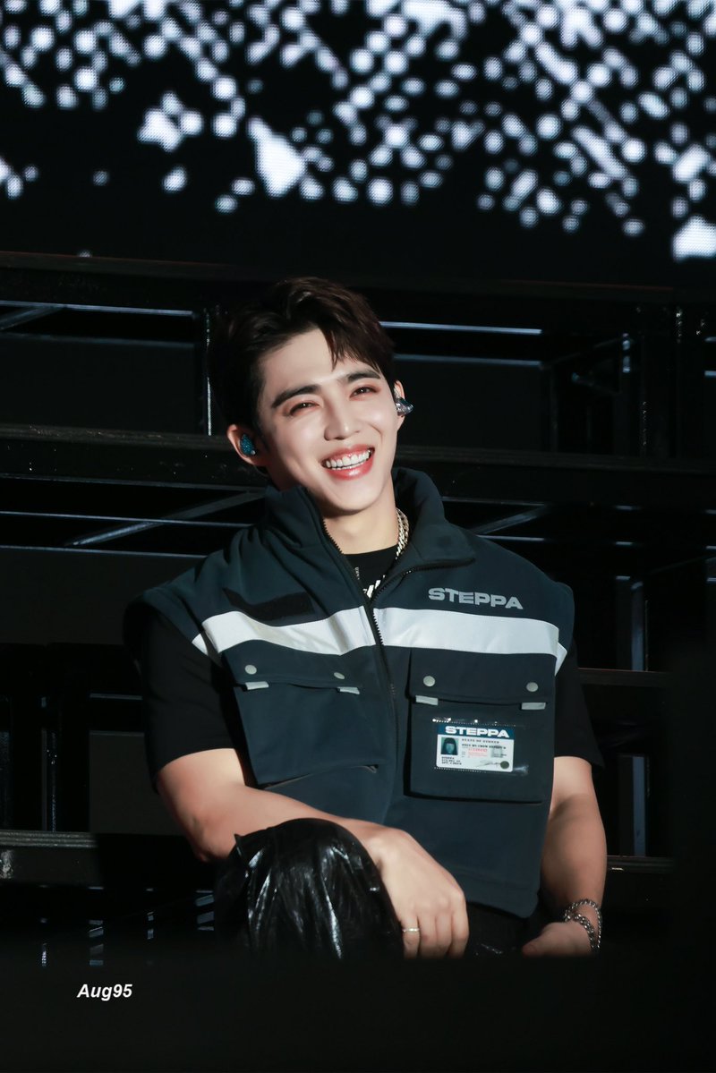 lalaliluvr's tweet image. HIS SMILE IS EVERYTHING TO ME 🥹❤️‍🩹