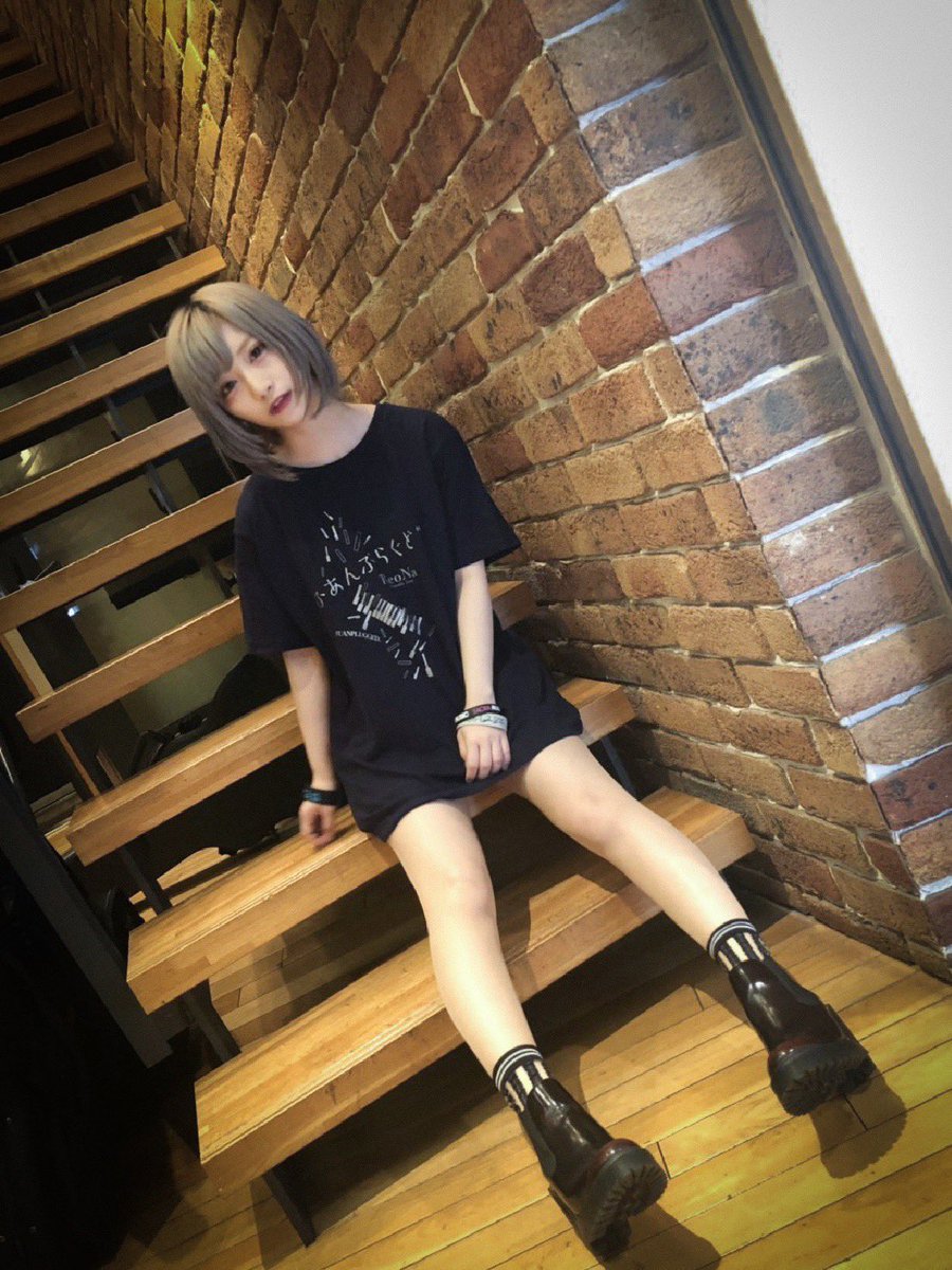 ReoNa_ASCA_go's tweet image. 皆さんおはよー
今日は千歳空港から朝の挨拶✈️
慌てて用意したから会社の📱とペットボトル付けれるカラビナ忘れてきた💦

ASCAさんデビュー8周年の
インスタライブ楽しかった😊
明日ASCAさんのライブ楽しみだ✨

今日も良い一日を😊
#ReoNa
#ASCA