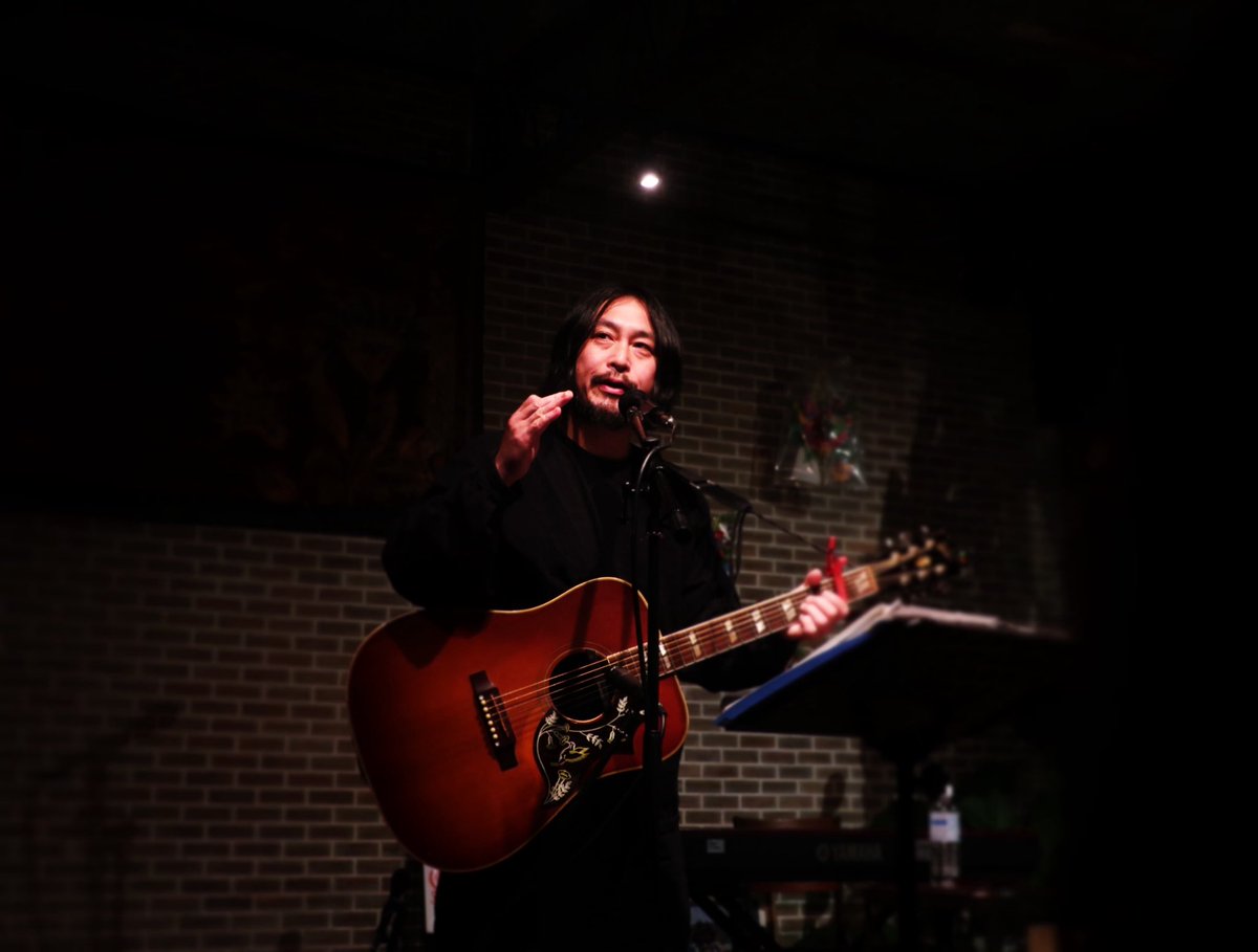 SimerikeRecs's tweet image. Ryo Hamamoto x 佐々木健太郎 x senoo ricky
”Three Crows Tour 2025”
岡山公演@kamp_hostel 
W/ Ami

来てくださった皆様、Amiさん、長谷川さん、kampのみなさん、ありがとうございました。個人的にも、前々からkampで歌ったら楽しそうだなと思ってたので念願叶って良かった。最高の初日になった。