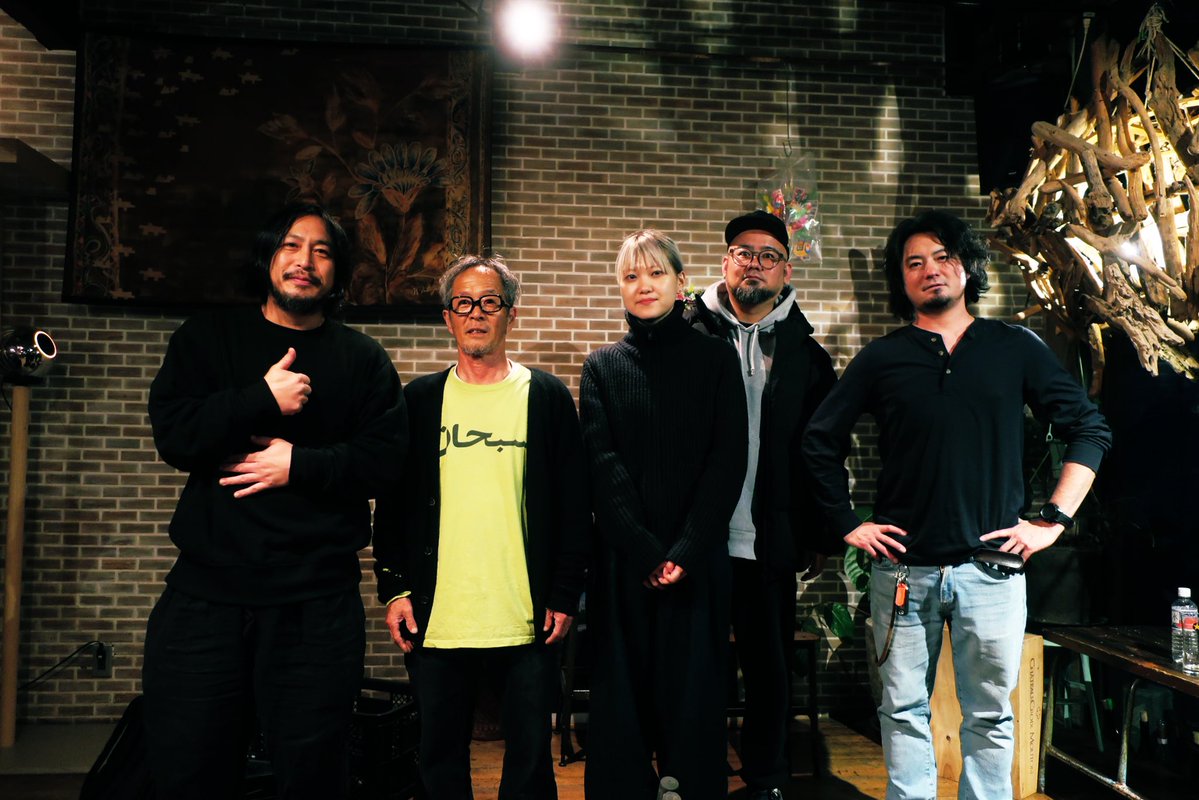 SimerikeRecs's tweet image. Ryo Hamamoto x 佐々木健太郎 x senoo ricky
”Three Crows Tour 2025”
岡山公演@kamp_hostel 
W/ Ami

来てくださった皆様、Amiさん、長谷川さん、kampのみなさん、ありがとうございました。個人的にも、前々からkampで歌ったら楽しそうだなと思ってたので念願叶って良かった。最高の初日になった。