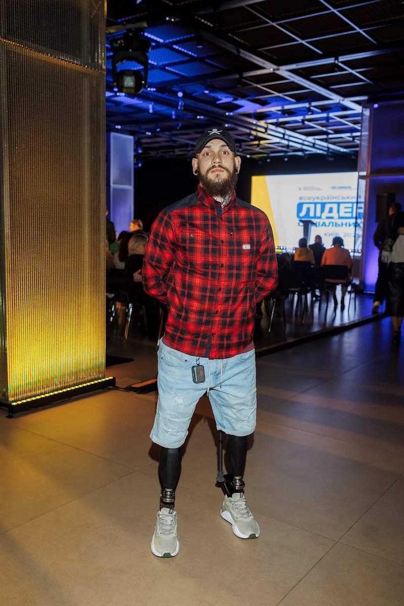 Nalik2307's tweet image. Всіх вітаю
Я Денис , мені 27 років
Ветеран російсько-української війни, доброволь з 2022 року
Втратив три кінцівки, а не жагу до життя
Своїм прикладом допомогою, військовим, цивільним та дітям
Життя після важкої травми є і може бути
Головне знайти себе