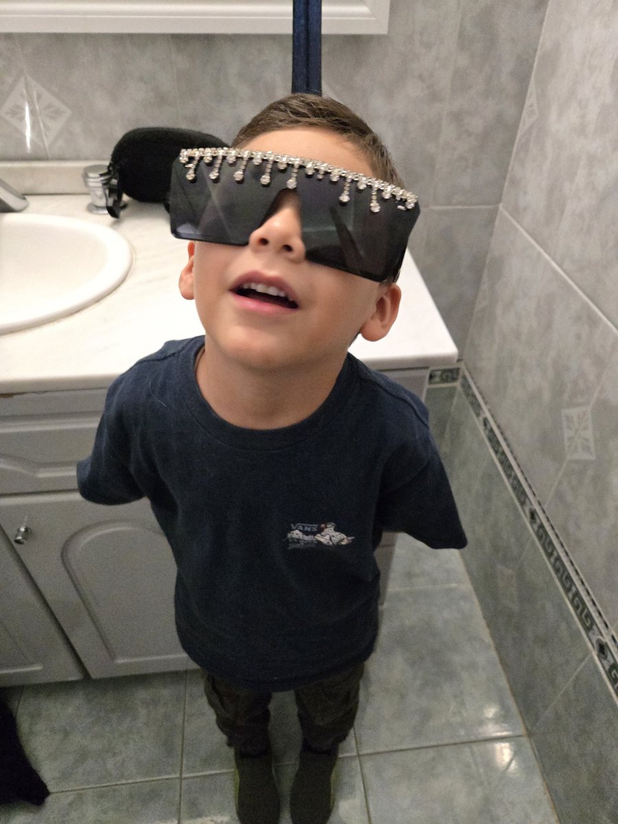 DramaQueenRemix's tweet image. El #Mor ya trae todo su #Flow 🔥😍 anda muy bellako mi bebé! 🖤🔥