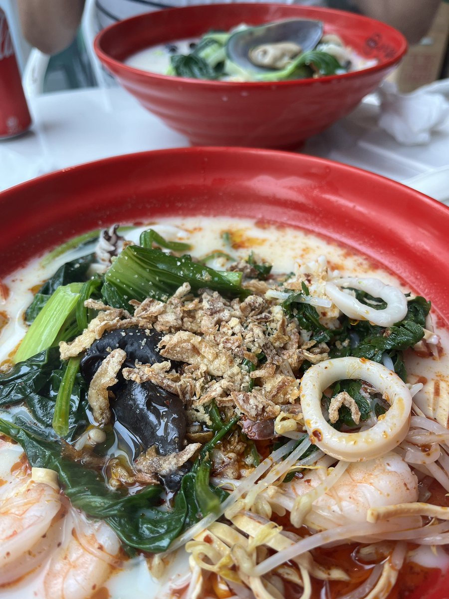 Agent99c's tweet image. Spicy seafood Malatang in a Miserable rainy day in Sydney we went for lunch in Bondi #malatang #spicy #soup #eatwell #asianfood #food #rain #sydneyfoodshare #bondi #yum #seafood