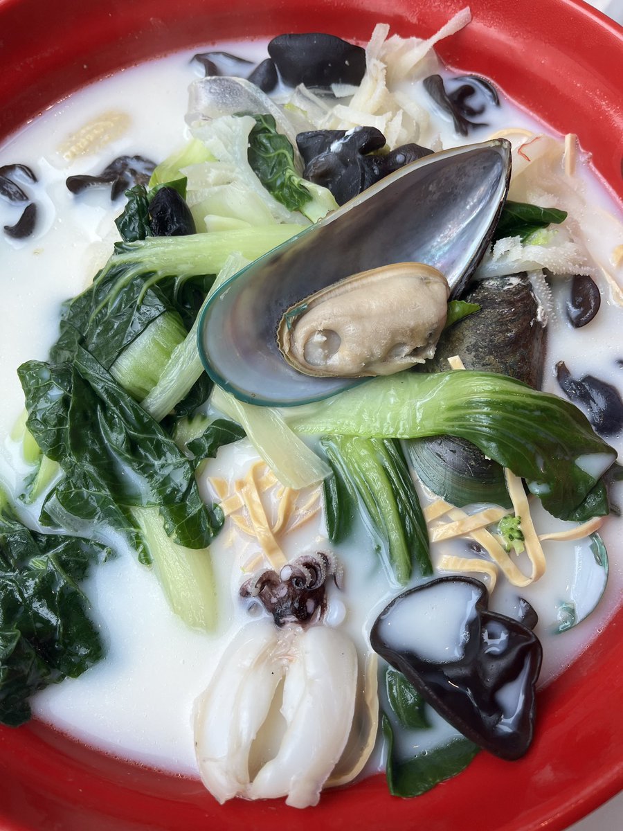 Agent99c's tweet image. Spicy seafood Malatang in a Miserable rainy day in Sydney we went for lunch in Bondi #malatang #spicy #soup #eatwell #asianfood #food #rain #sydneyfoodshare #bondi #yum #seafood