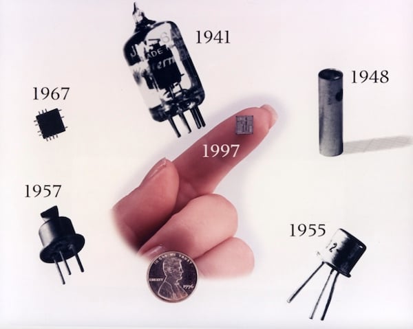 RedCollie1's tweet image. We &quot;discovered&quot; how to make silicon semiconductors by studying fragments of the Roswell UFO crash. Transistors, diodes, MOSFETs, solar cells.
Bell Labs patented the transistor just 6 months after that UFO went down, and the military collected crash fragments. They was practically…
