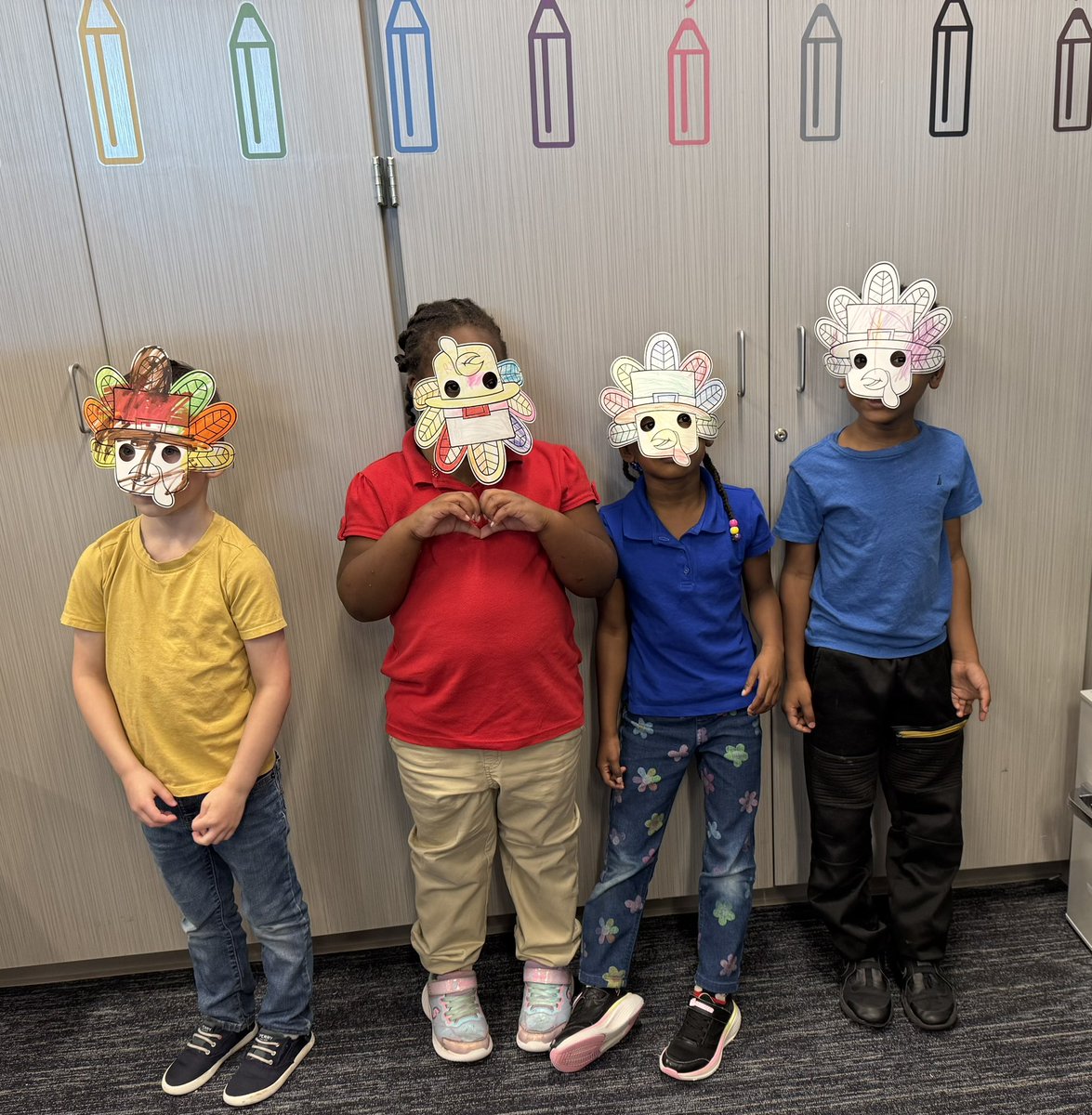 Carly_SpEd's tweet image. Yesterday we did Thanksgiving crafts! Picture of some of my littles 💕

#specialneeds #Autism #clearthelist #Title1School #SpecialEducation #Kindergarten #TeachersofX #Thanksgiving