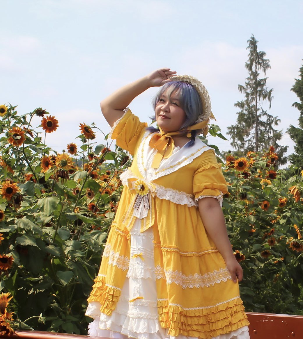 you can barely see them but the twintails are there 🥺

#いいツインテールの日