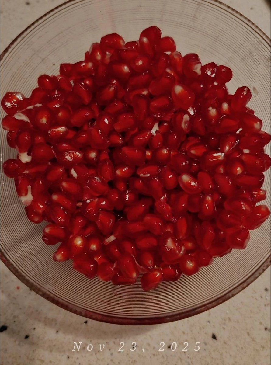 Üşenmedim bu saatte kendime nar ayıkladım. Çünkü benden bi tane daha yok. Canım kendim💫😅