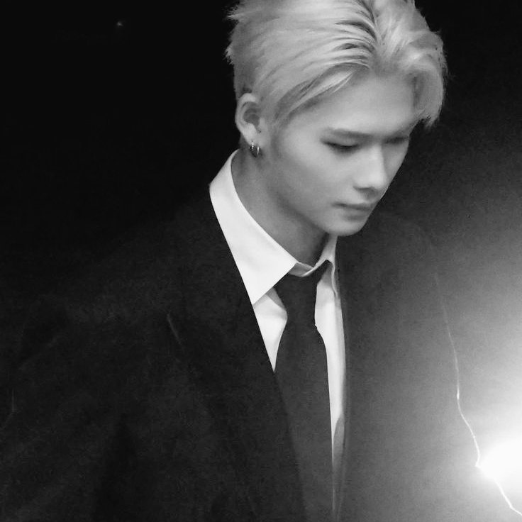 b303ij's tweet photo. ` ♱ #sunki au abo  ::  Unwanted pregnancy. 
— 𝓞nde 𝗞im Sunoo acaba se encontrando preso em um casamento forçado com o namorado de seu irmão, após uma gravidez indesejada. 
 — ou 𝓞nde 𝗡ishimura Riki acaba se casando com o irmão de seu namorado. https://t.co/DvB5g8Xtv1