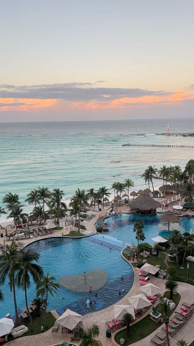 TomeOfGod's tweet image. ▪︎ Insatiable ▪︎
» #sugirine  | HSR | E | Beach Holiday! - Ch 1 

Sugilite does not consider himself a gambling man, but he takes a chance, a risk (a very badly calculated risk), when he invites Aventurine along on a boring job.

[Link Below &amp;lt;3]