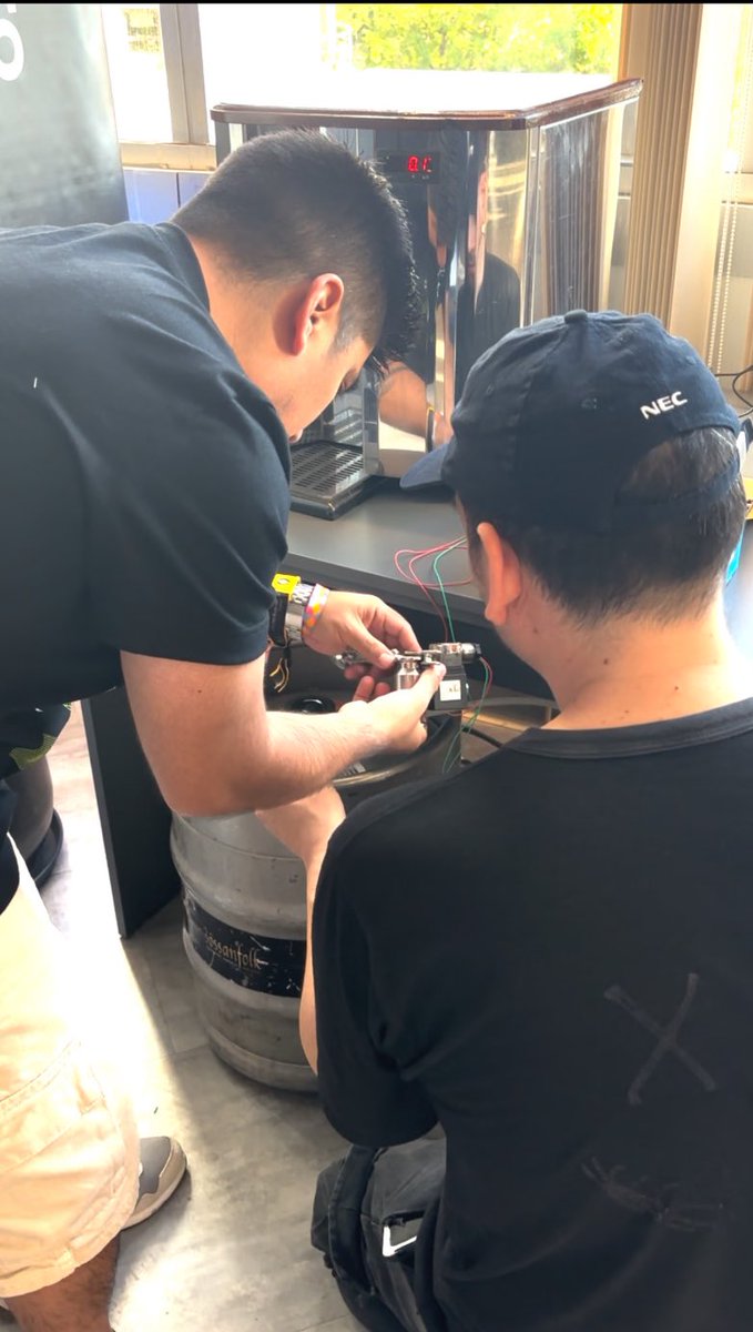 SelfProtocol's tweet image. Beer Me is coming back tonight at @Crecimientoar&apos;s Aleph Hub 🌞

If you download the Self app &amp;amp; onboard before you arrive, or bring you passport to verify at the party, you can generate cool zk proofs verifying you&apos;re 18+ and drink for free all night 💃☀️