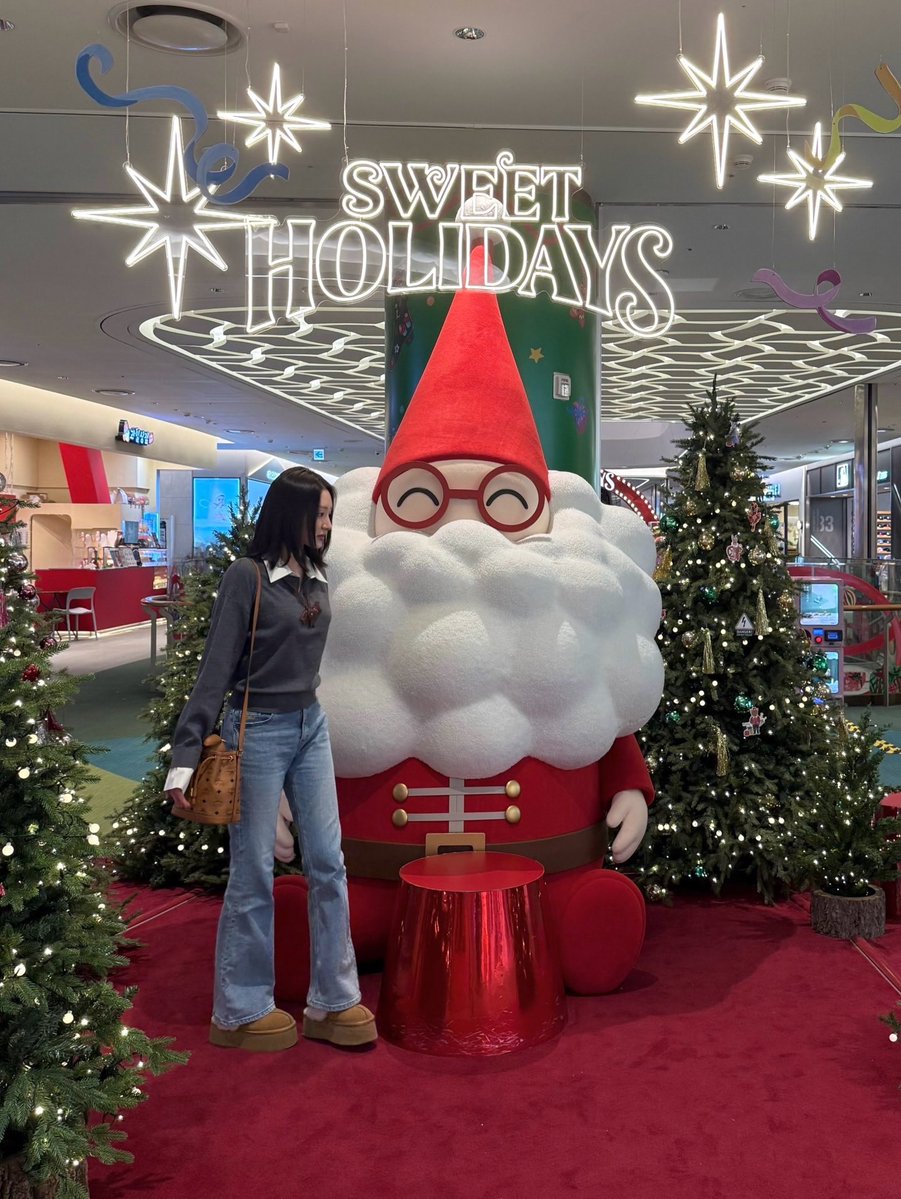 H1KEYFrance's tweet image. (🎞️) INSTAGRAM – 22.11.25 

#HWISEO ➥ 🥱🍟

› @H1KEY_official #H1KEY #하이키