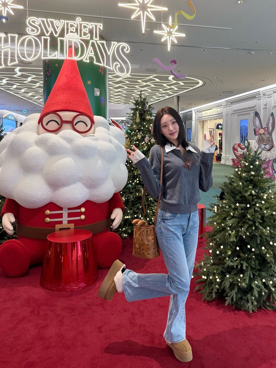 H1KEYFrance's tweet image. (🎞️) INSTAGRAM – 22.11.25 

#HWISEO ➥ 🥱🍟

› @H1KEY_official #H1KEY #하이키