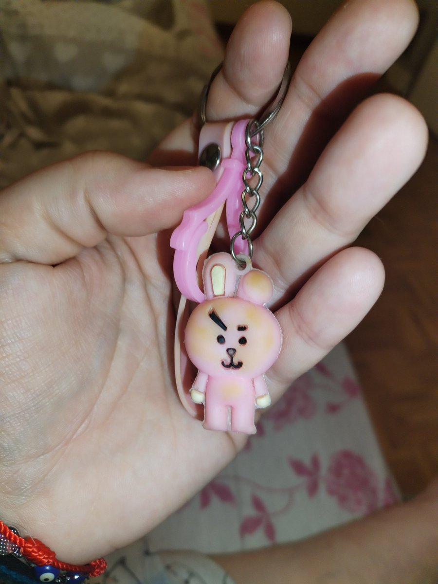 borahae_ari's tweet image. Podem me dar um help por favor ? 🥺. Eu tenho esse meu Jungkook a algum tempo já e ele está amarelado (eu sei que ele não se chama assim ok ?) e não sei mais o que faço.Já limpei de tantas formas. Alguém pode me ajudar a salva-lo ? 

#Help #SalveOCooky #BTS #ARMYFOREVER #JUNGKOOK