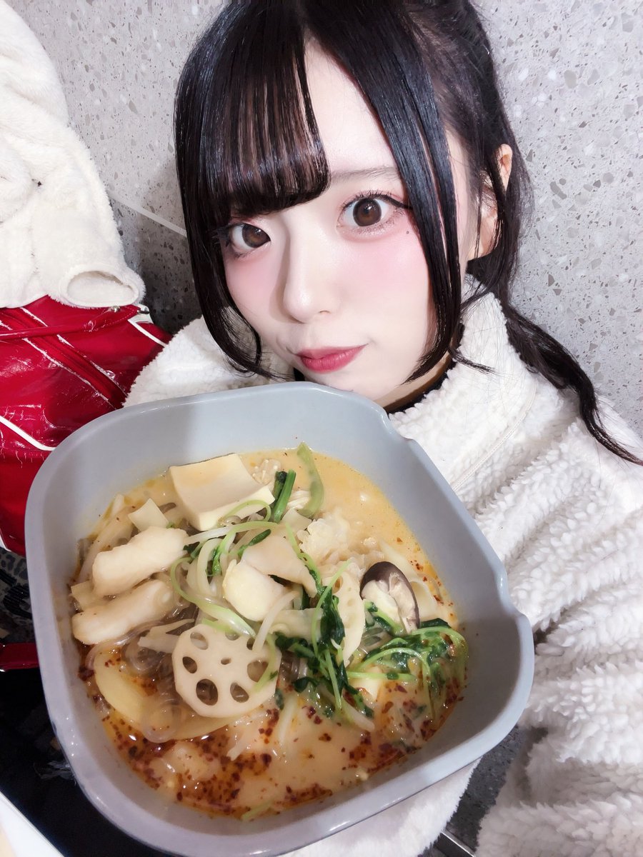 aoi_hotaloop's tweet image. おはよ〜
寒すぎー！！！2日連続早起き出来たっ！
今日は定期公演からのO-Crest2回し‼️
1日HOTALOOPとはっちゃけるぞ〜😆🫰🏻