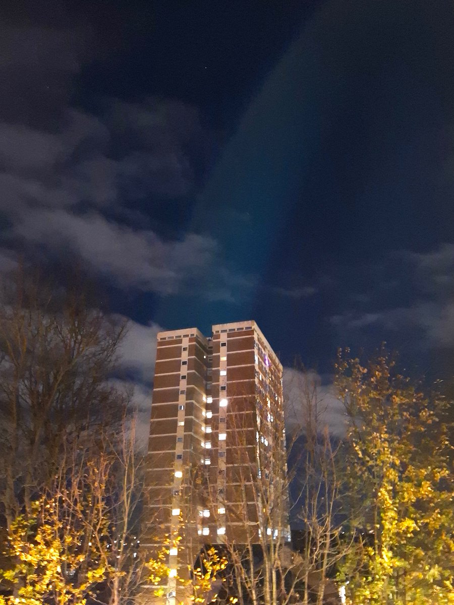 LeeVanBee's tweet image. Here's a photograph that I took after dark last week #photooftheday #ThePhotoHour #nighttime #photography #PhotographyIsArt #nighttimephotography #architecturelovers #architecture #trees #treepeople