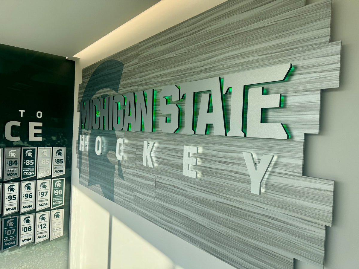 Amazing behind the scenes facility tour of Munn Arena at <a href="/MSU_Hockey/">Michigan State Hockey</a> thanks to #KaifasAthleteDevelopment and Patrick Geary ahead of tonight’s MSU (#1) vs Wisconsin (#7) game. Cool experience for kids and parents alike! Can’t wait for the game! #cawlidgehockey