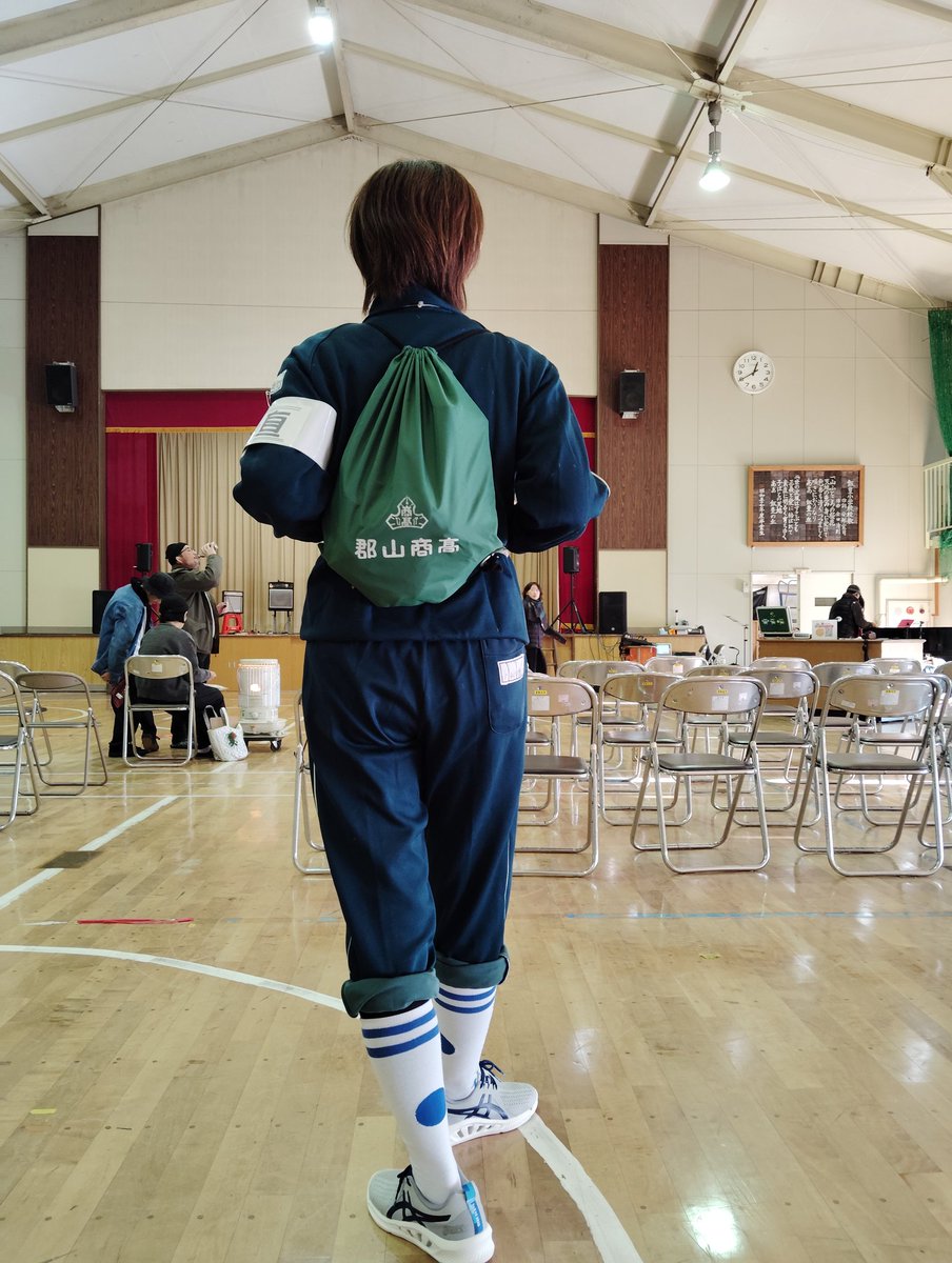 zabeko's tweet photo. 【今年度ラスト音活🎵】
昨日は、小野町イイトコで学演祭。
高校時代のジャージで司会と歌をやせて頂きました。
ジャージでビールってレア。小学生、高校生、プロのミュージシャンまで集まり、楽しい音楽漬けの1日でした。
お疲れやまー！🍺
#小野町
#イイトコ
#学園祭 https://t.co/zKQRYJwUSH