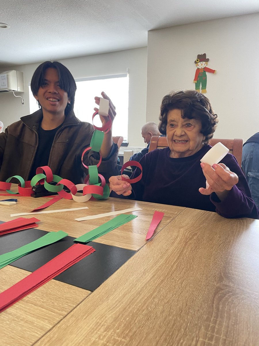 Contreras_MECHS's tweet photo. NTHS members made Christmas decorations at Simpatico East Senior Living! A big thank you to Mrs. Maggie, a retired educator who welcomed and facilitated our visit today. #PhoenixFamily #TeamSISD https://t.co/HIsIiTWIXe