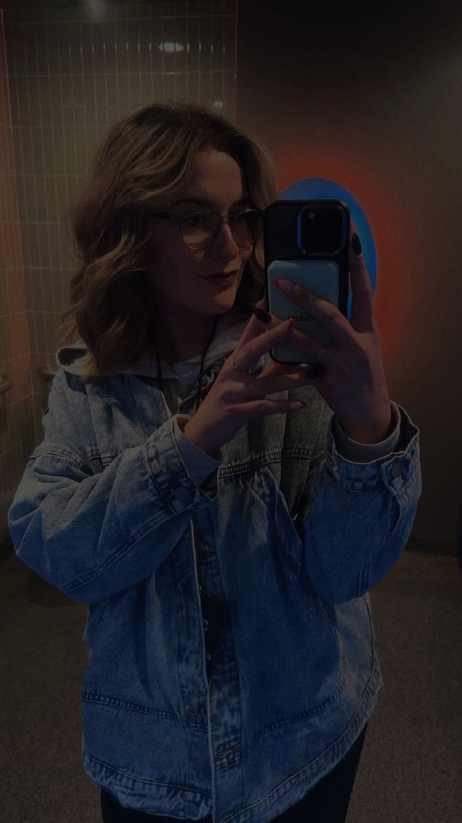 MissAbsurd tweet media