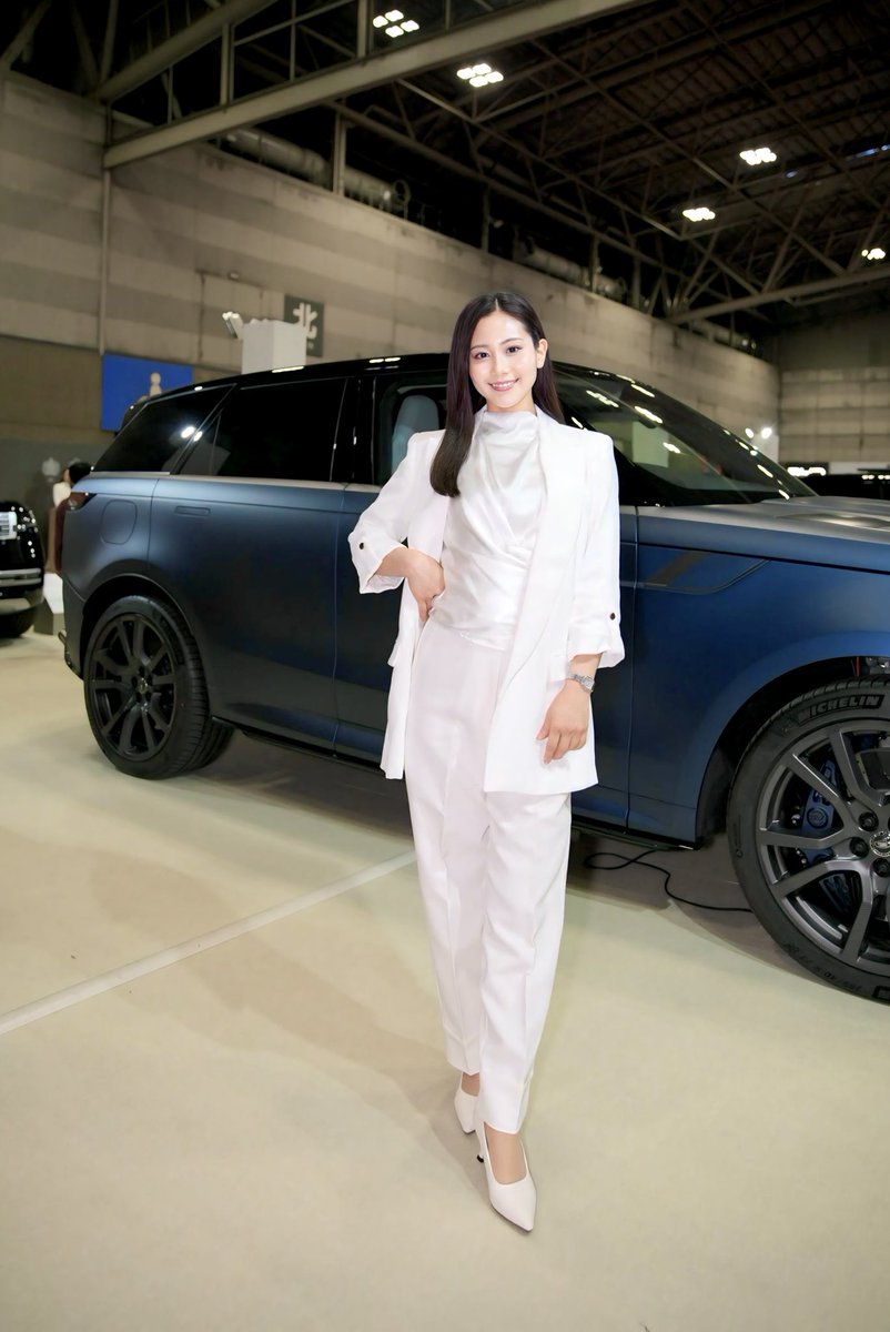 risa_satsuki's tweet image. おはよう☀️
ジャパンモビリティショー名古屋２日目も宜しくお願いします🚗
レンジローバー・ディフェンダーブースにぜひ足を運んでみて下さい☺️✨
#JapanMobilityShownagoya
#rangerover
#defender