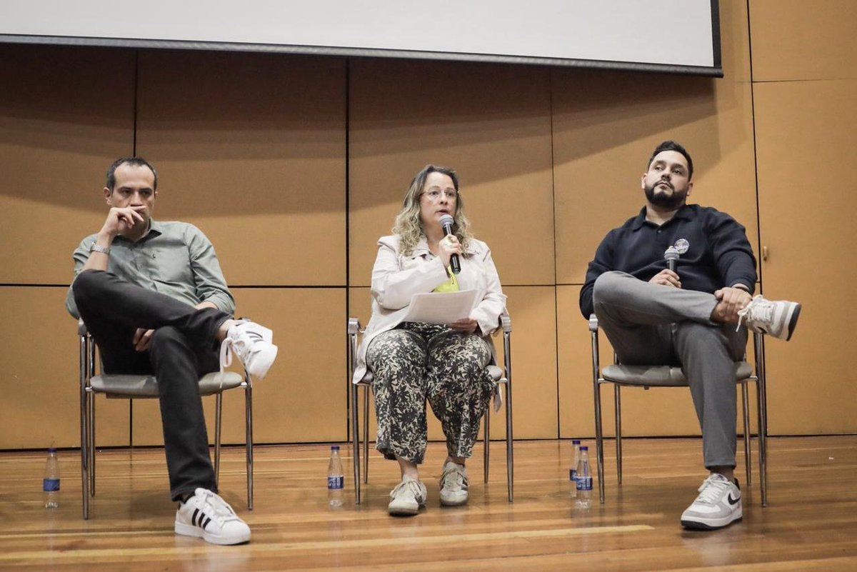 OITAndina's tweet image. Un 2do momento junto a la secretaria de Inclusión Social de @AlcaldiadeMed, el emprendedor de 🇻🇪, Wilhem Ardila, de #Tepuy y la corporación de desarrollo social #Interactuar, moderado por @FConconcreto sobre los desafíos en el emprendimiento para población refugiada y migrante.