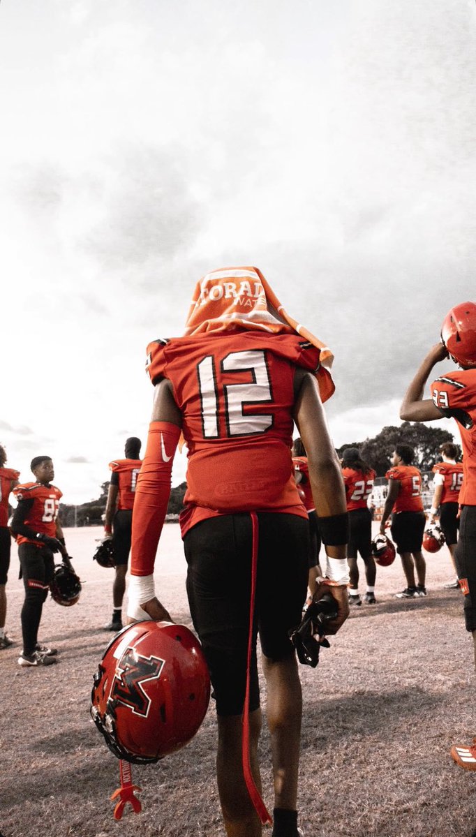 Held it down for 4 years , all I can thank is god time for collage 🙏🏾❤️ Label boy 5L <a href="/MHS_Knights_FB/">Monarch Knights Football</a> <a href="/Coach_Mont70/">Roberto Montanez Jr</a> <a href="/Coach_Davis3/">Coach Davis</a> <a href="/CoachVThomas/">Von Thomas</a> <a href="/CoachPat12/">Coach Pat</a> <a href="/1CoachKP/">KP</a> <a href="/CoachPoole954/">Zackery Poole</a> <a href="/coach_khuff/">Coach Huff</a> <a href="/DanielBudwah/">Coach Budwah</a> <a href="/MasterWright01/">Jordan Wright (Coach Wright)</a> <a href="/NextLevelQBs/">Marcus Hammond - NLG (Next Level Greats)</a> <a href="/coachE_T/">Erick Taylor</a> <a href="/coachE_T/">Erick Taylor</a> <a href="/CoachOuie/">Coach O</a>