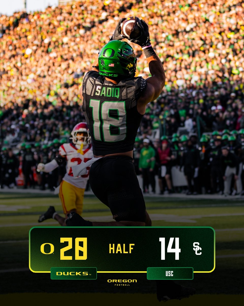 oregonfootball's tweet image. Halftime in Autzen. #GoDucks