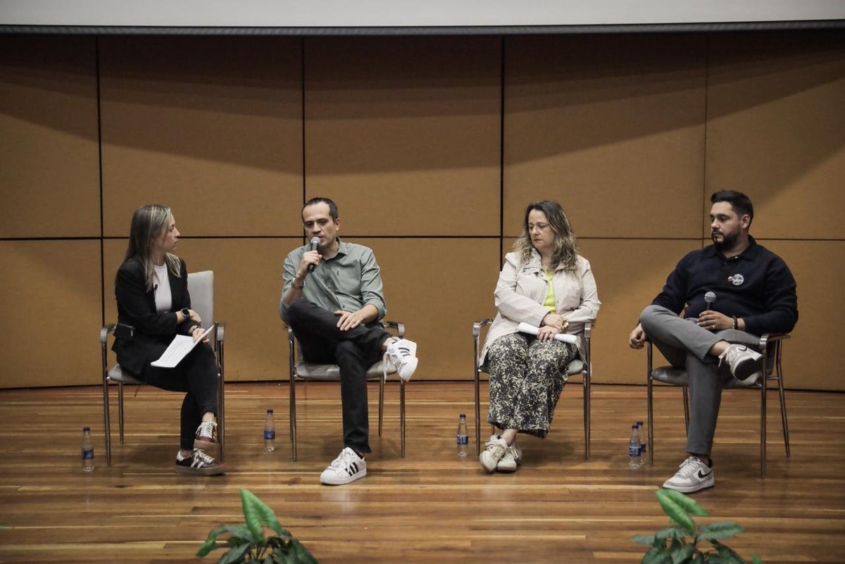 OITAndina's tweet image. Un 2do momento junto a la secretaria de Inclusión Social de @AlcaldiadeMed, el emprendedor de 🇻🇪, Wilhem Ardila, de #Tepuy y la corporación de desarrollo social #Interactuar, moderado por @FConconcreto sobre los desafíos en el emprendimiento para población refugiada y migrante.