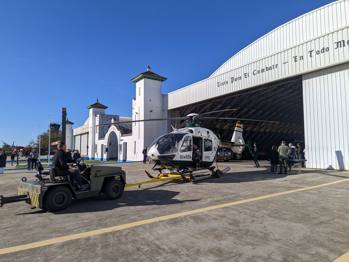 Jornada de puertas abiertas en la base del Copero (Dos Hermanas, Sevilla) para ver las unidades del batallón de helicópteros de transporte BHELMA IV, con motivo de su 50 aniversario.

<a href="/EjercitoTierra/">Ejército de Tierra 🇪🇸</a> <a href="/aytodoshermanas/">Ayuntamiento de Dos Hermanas</a>