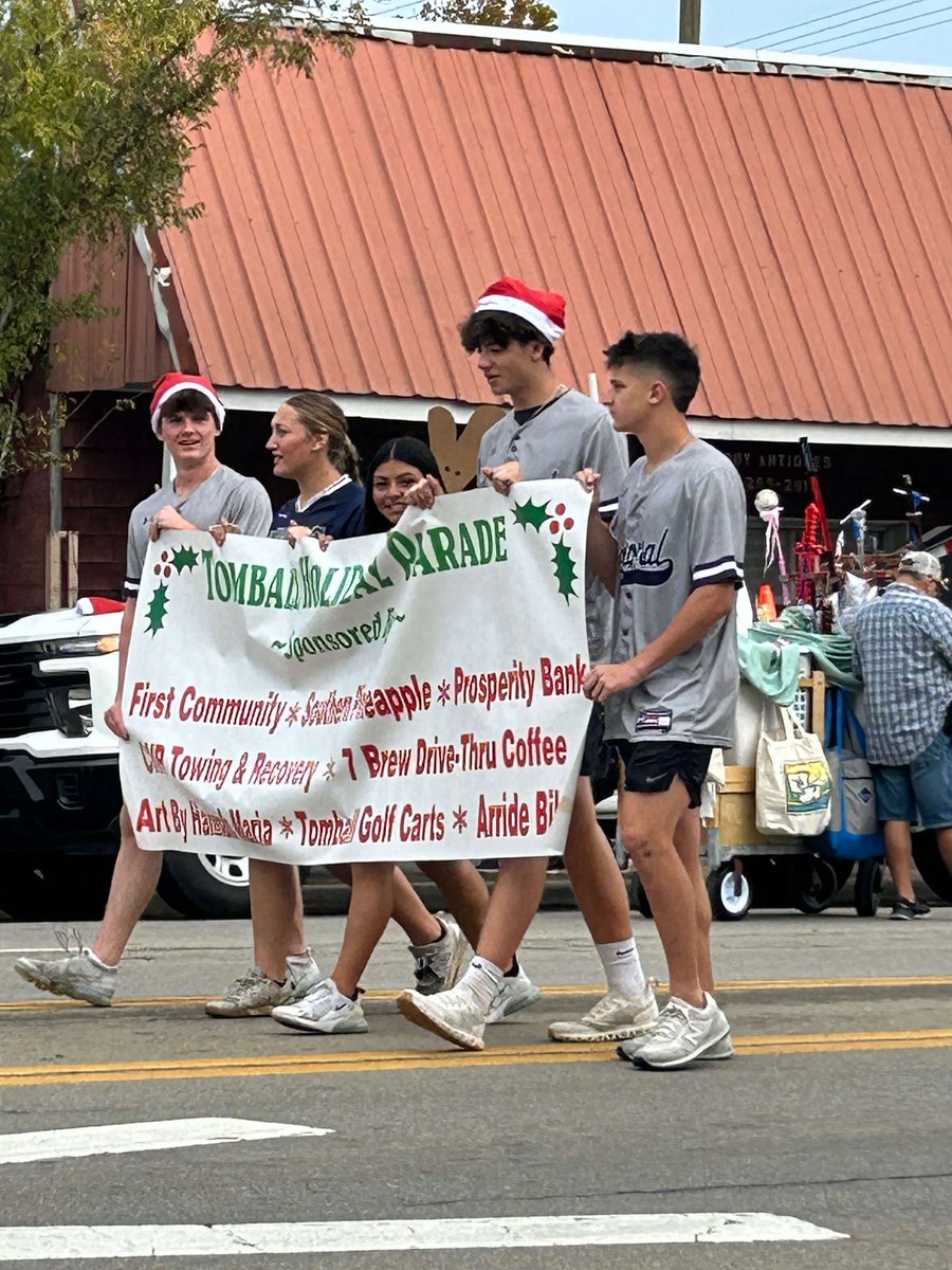 TMHSBaseball's tweet photo. Some more parade pics! https://t.co/sMb55mhpBJ