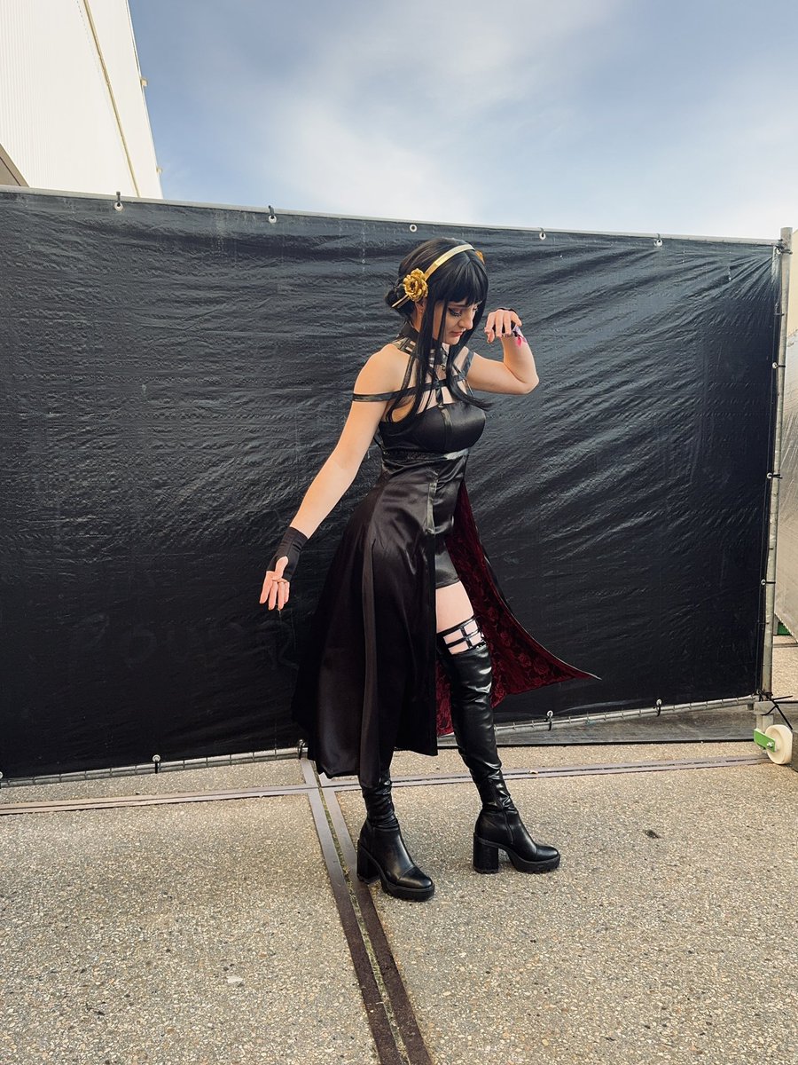 BestBijnaIdeaal's tweet photo. Выгуляла Йор #DutchComicCon https://t.co/psNp1XxUqc