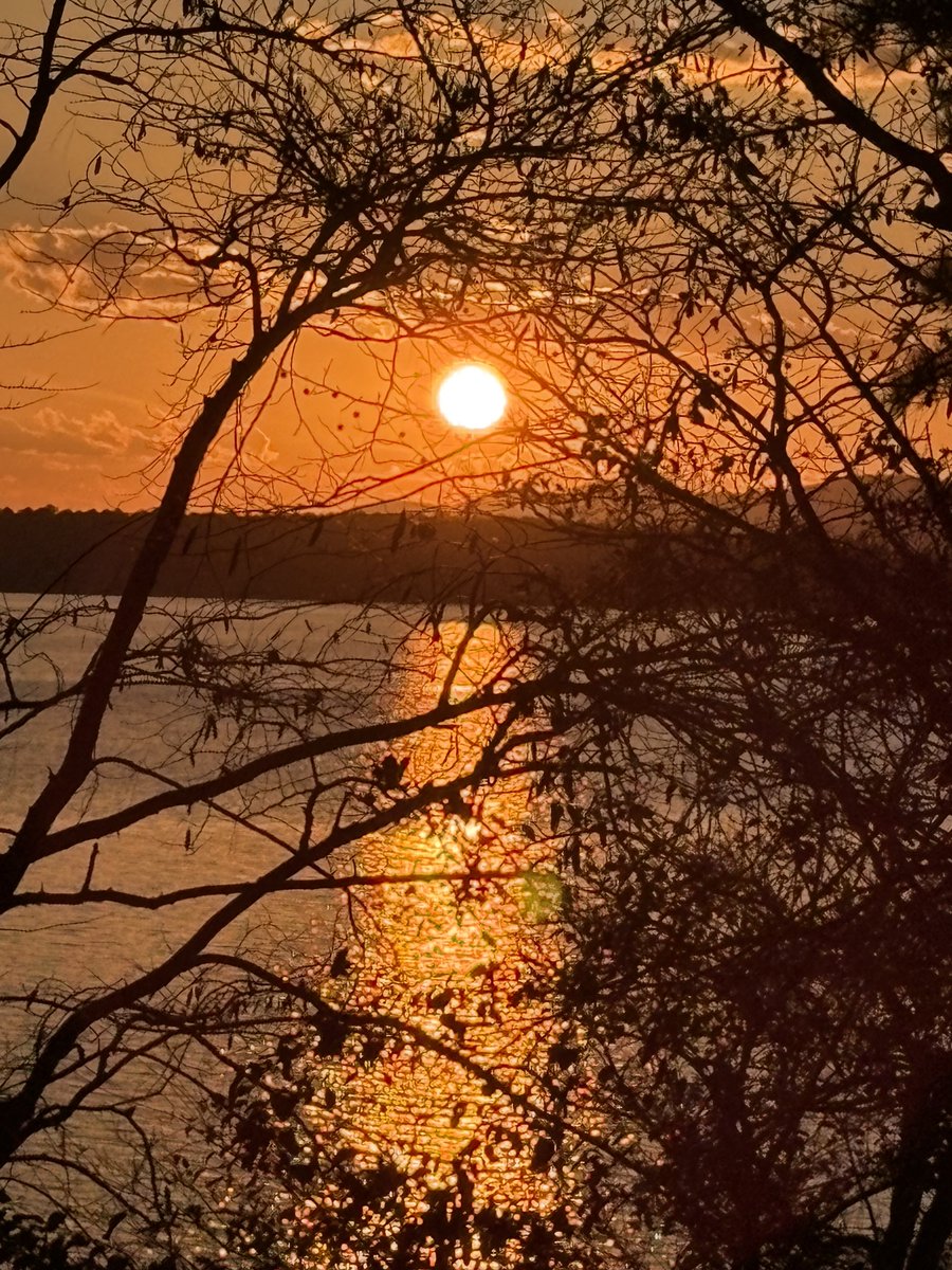 ⁦<a href="/spann/">James Spann</a>⁩ Weiss Lake sunset