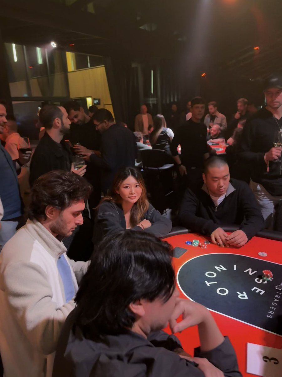 amy_yuhan_'s tweet image. thanks for coming to our poker event everyone!!
#devcon #buenosaires 
@FlowTraders 
@serotonin_hq
