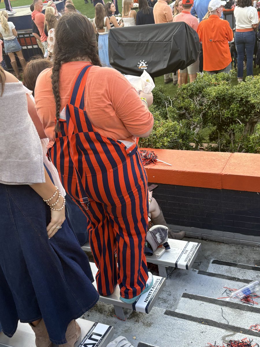 EdwardJRburns's tweet image. Par for the course #hog