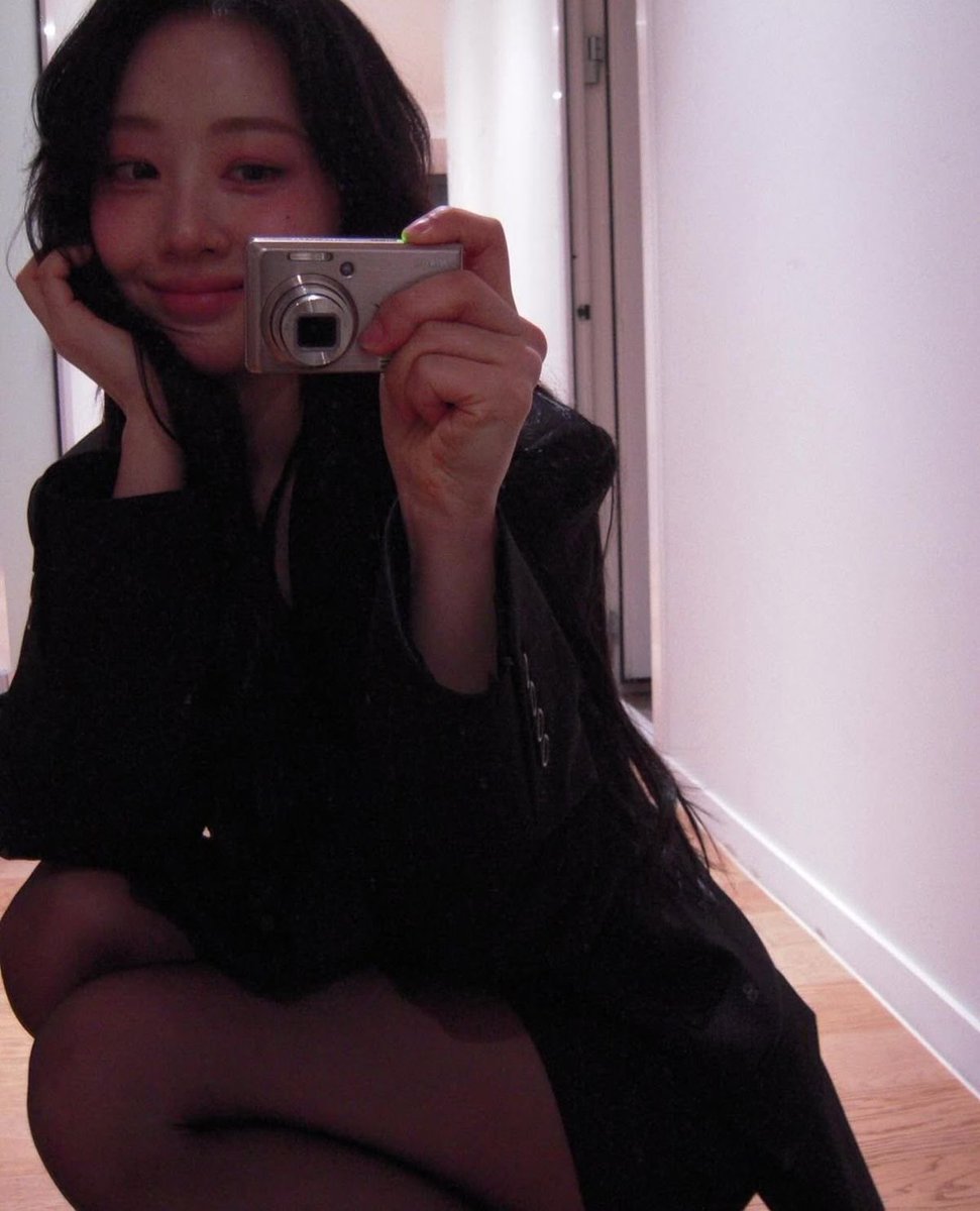 for yves (@yveryhour) on Twitter photo 