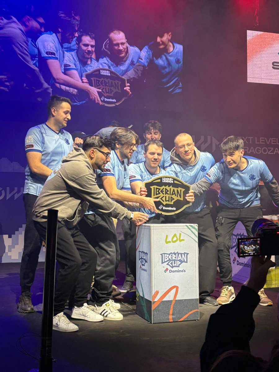 CAMPIÓNS!! 

Levámonos a Iberian Cup a Galicia!!