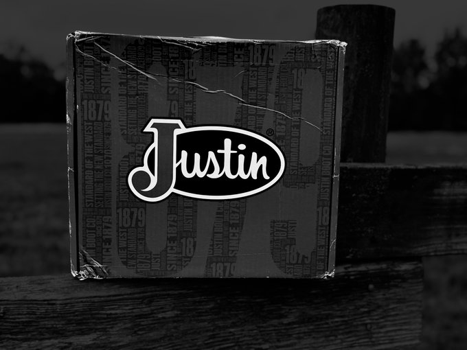 johnreichardwes's tweet image. .@JessieLynnJL says: Lace up. Level up. Introducing the NEW Justin Lace-Up Boots — where grit meets grind in every step! Built for the bold, made to move, and designed to last! Premium full grain leather! Leather lining! Removable orthotic insole!   justinboots.com