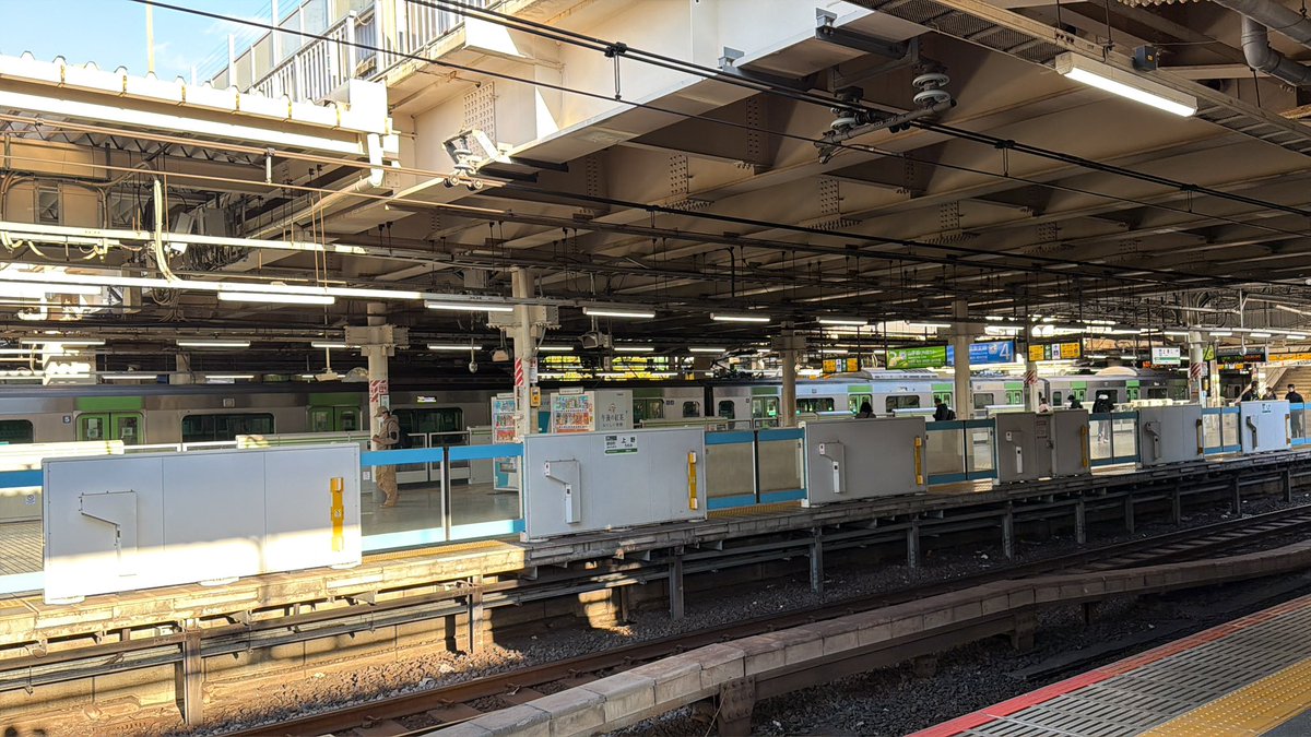 ogeretsusai's tweet photo. すごく湿ったオナラが出たので、お尻がとても蒸れている。上野駅。 https://t.co/lv4Y96Rze1