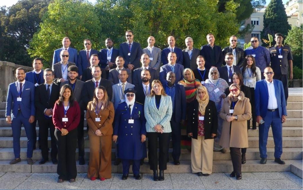 موريتانيا تشارك في ورشة سانريمو حول الحماية في سياقات الهجرة المختلطة لتعزيز التعاون الإقليمي وتبادل الخبرات.
#موريتانيا #الهجرة #حماية_اللاجئين