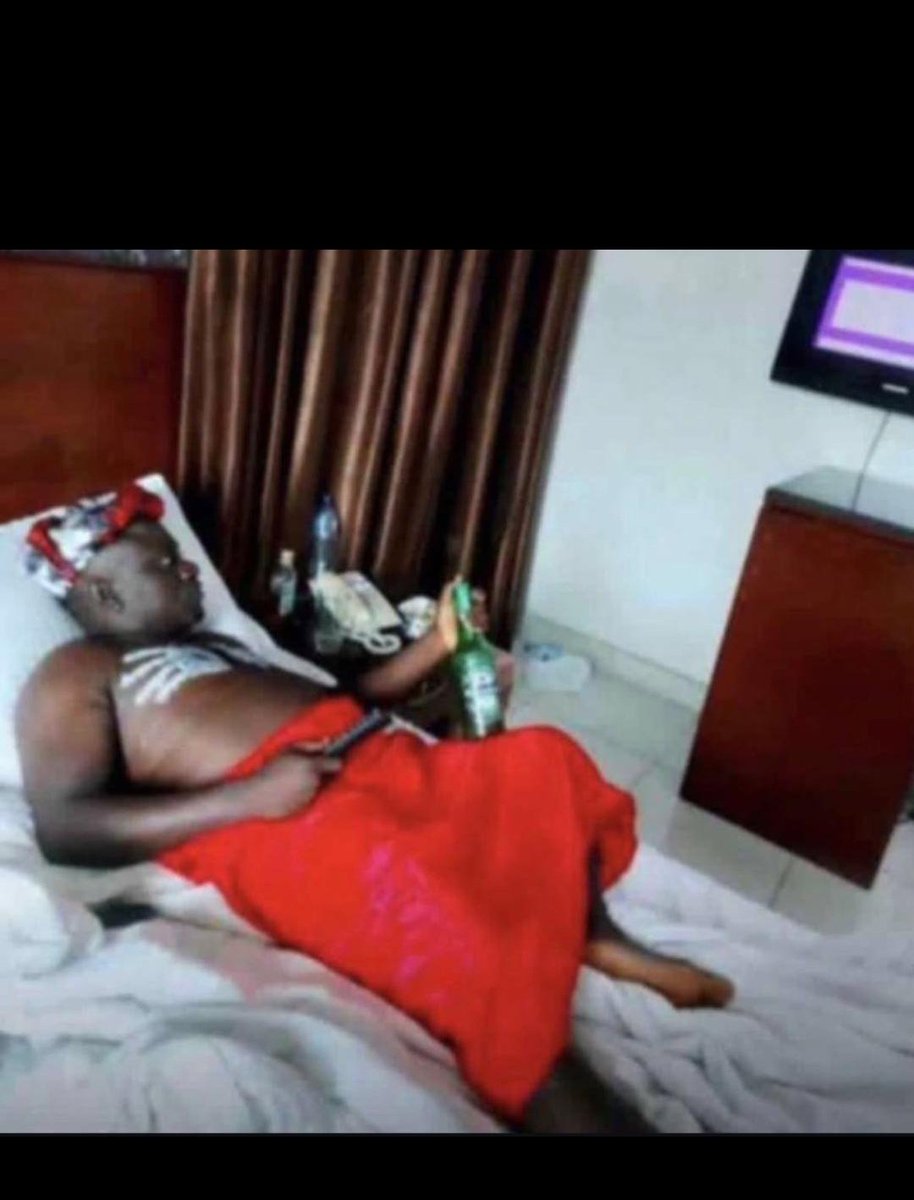 itzonlysamos's tweet image. Bush no safe again 🤣😂😂