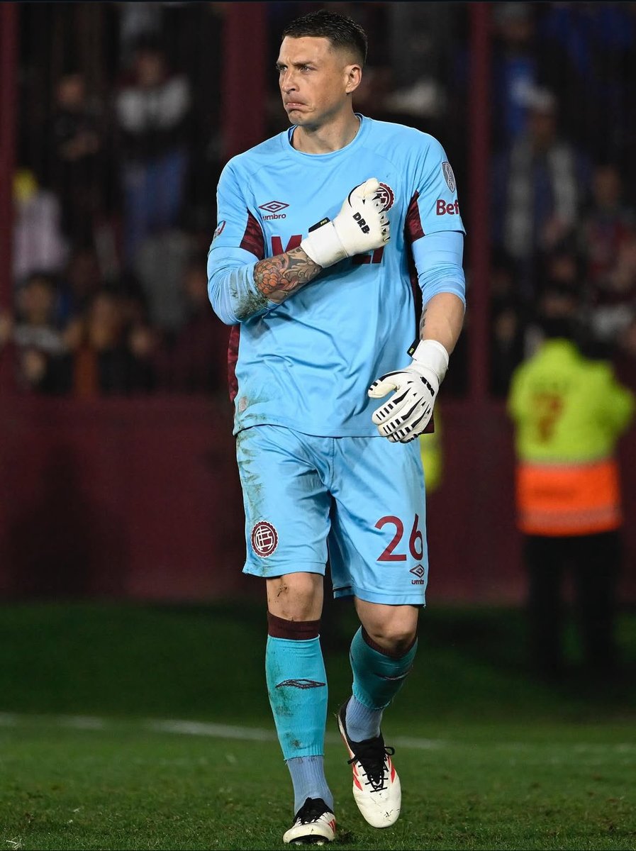 RodriBelgrano13's tweet photo. Tiene que ir al mundial, cuántos merito más tiene que hacer Losada para ser convocado a la selección argentina. 
Hace un año y pico que es top 5 mejores arquero del fútbol argentino https://t.co/9sJ0SX87Ja