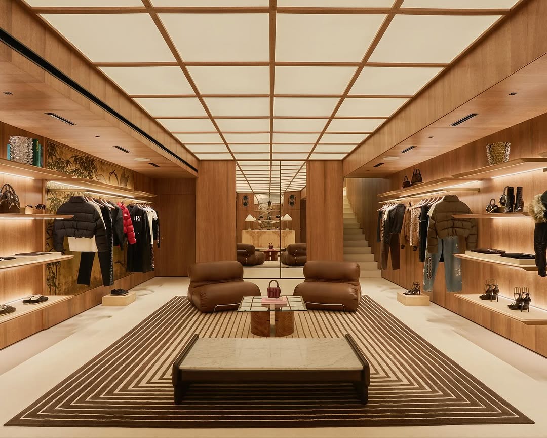 cppluxury's tweet image. AMIRI opens in Milan its first boutique in Europe (Via della Spiga)

#AMIRI #Milan #luxuryfashion #luxurybags #luxury #fashion #luxuryretail #luxuryboutique #luxuryshopping