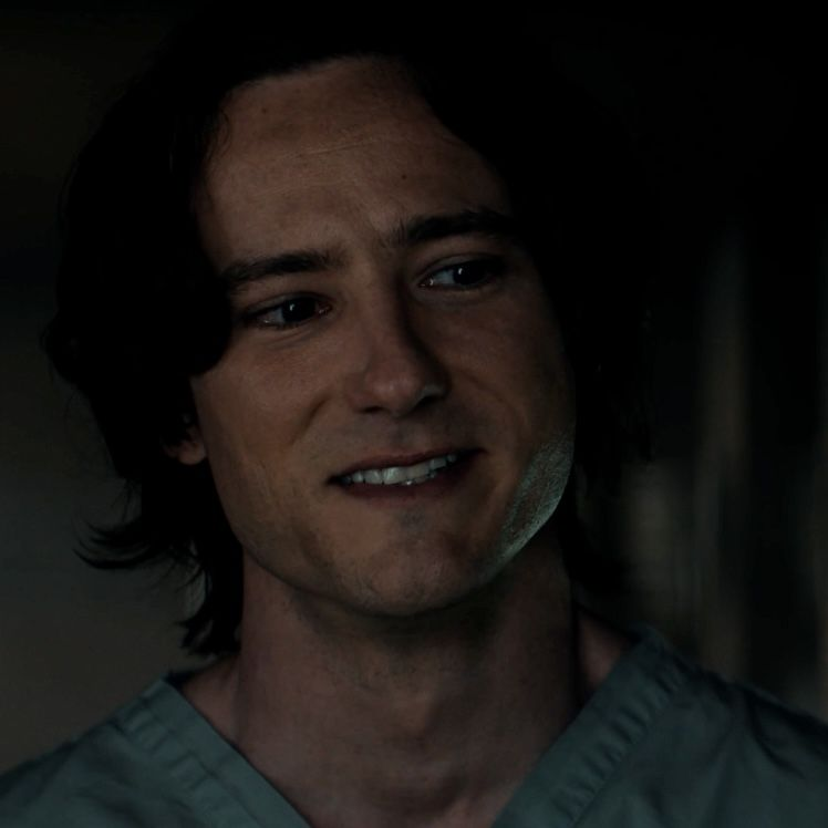 Bob is now providing a kiss to Ethan Winters!

"You have literal mold inside you and you still look this hot? And you're a good dad? Jesus man-"